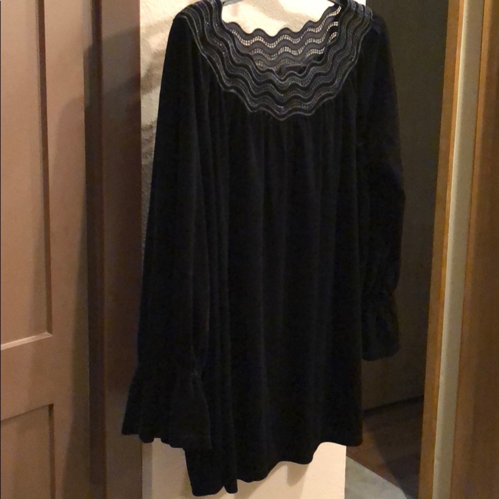 Black Velour Rafaella Top L